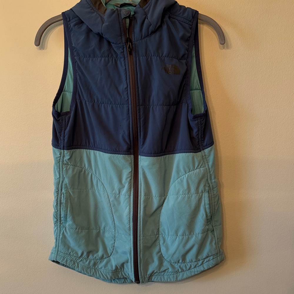 The North Face Women's Two-Tone Navy and Light Teal Quilted Vest